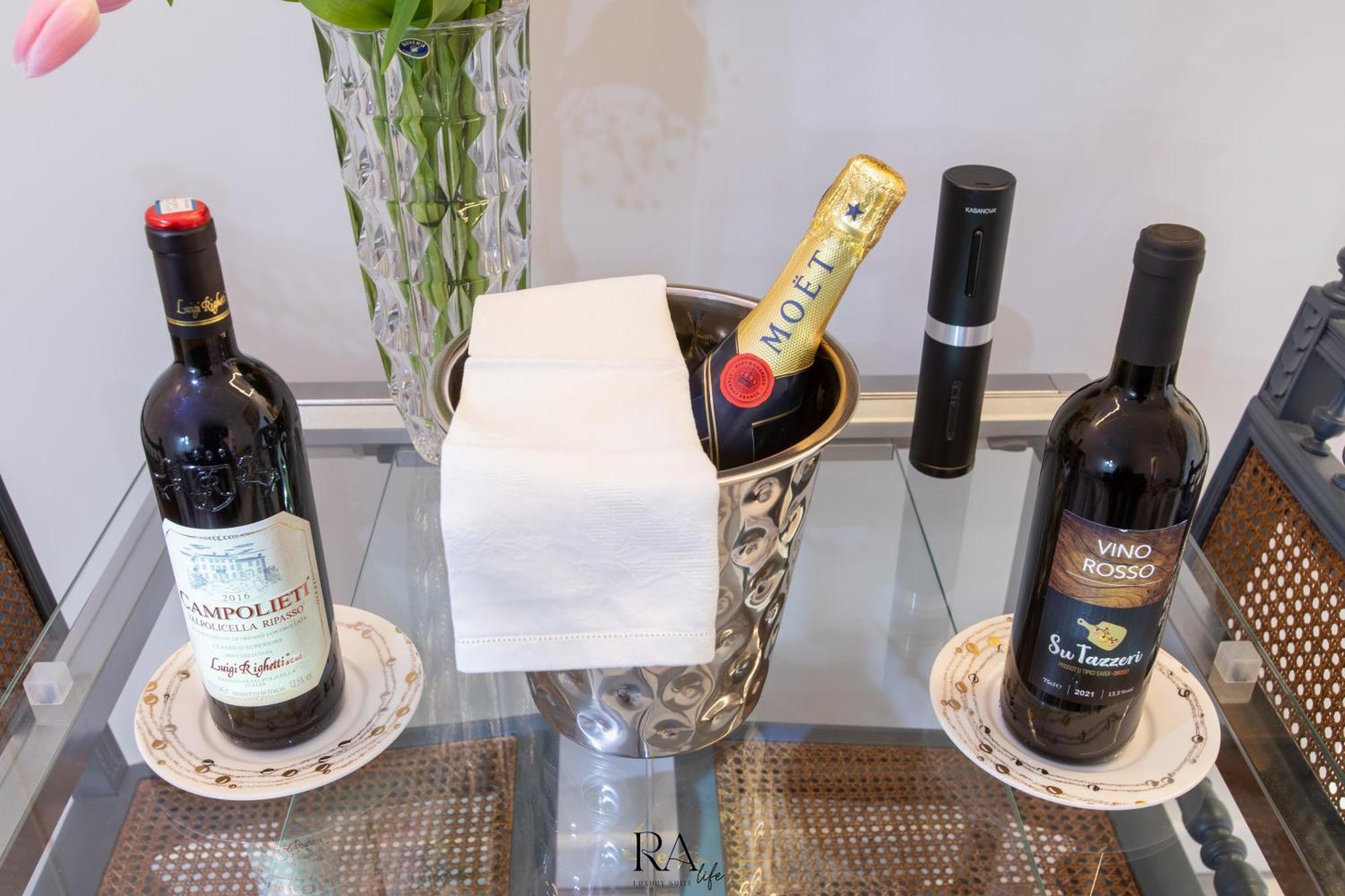 Rea Life Luxury Suite Cava De' Tirreni Bagian luar foto